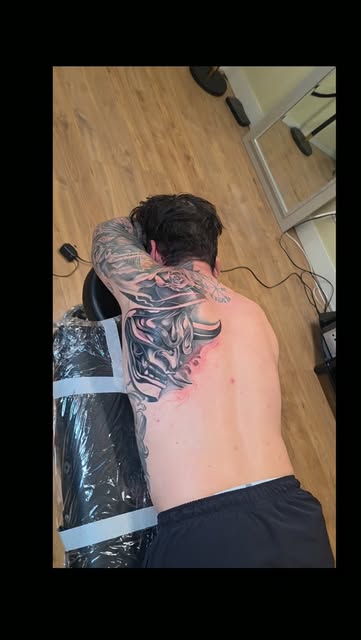 Back piece, first session. Linework and first shading pass.